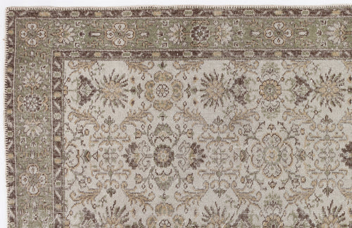 Load image 1 in gallery view. Druva - Vintage Floral Rug - 5'9 X 9'9
