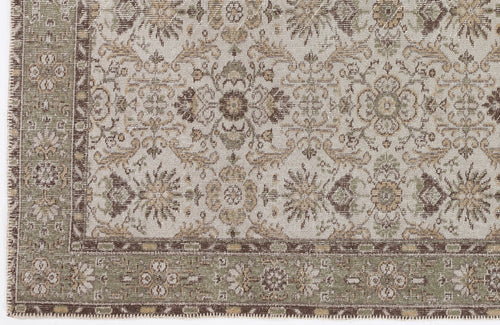 Load image 1 in gallery view. Druva - Vintage Floral Rug - 5'9 X 9'9