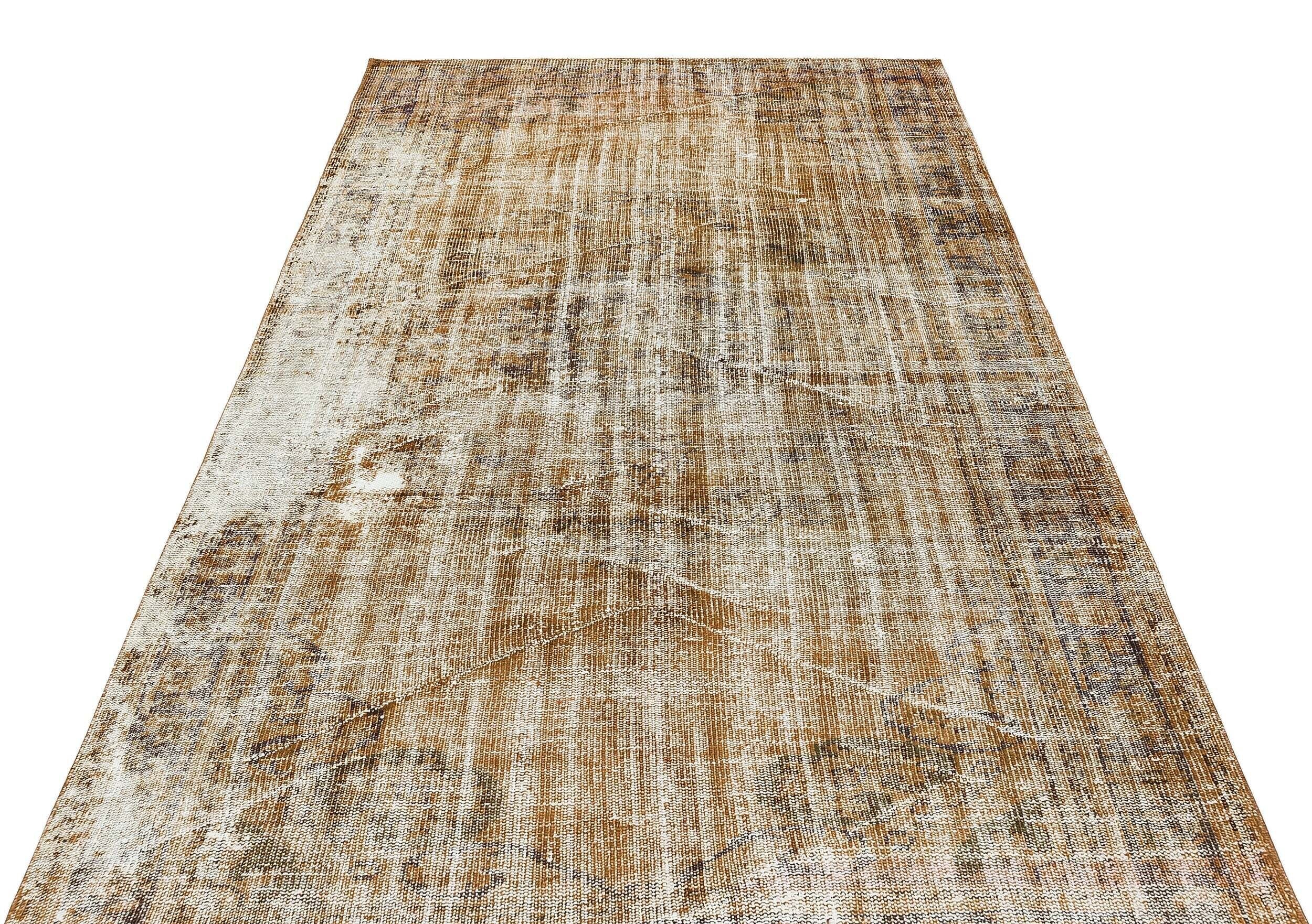 Veutian - Vintage Distressed Rug - 5'1 X 7'8