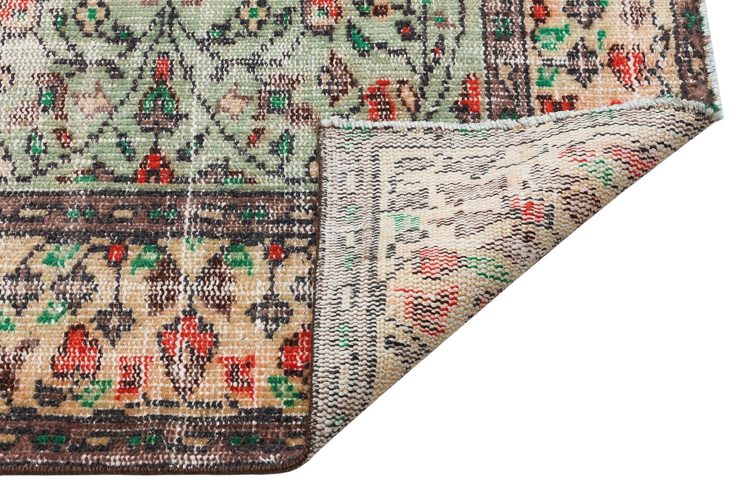 Gezuar - Vintage Floral Rug - 6'0 X 8'8
