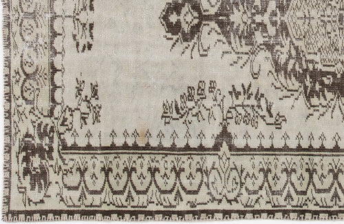 Load image 1 in gallery view. Piohova - Vintage Medallion Rug - 5'1 X 8'1