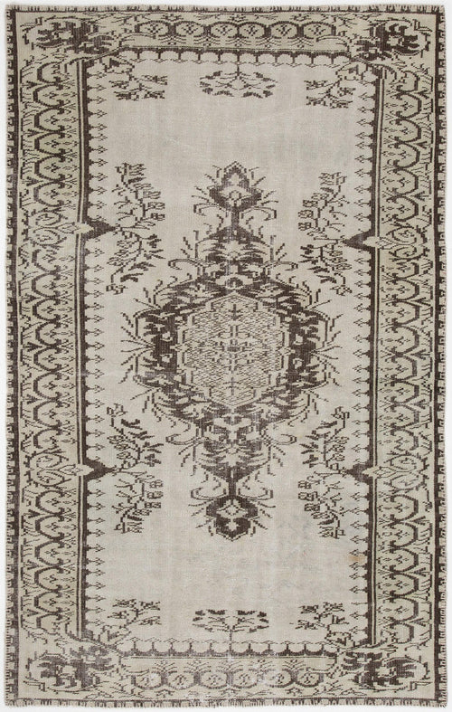 Load image 1 in gallery view. Piohova - Vintage Medallion Rug - 5'1 X 8'1