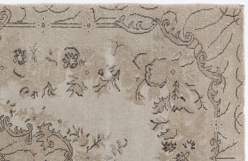 Load image 1 in gallery view. Pivuna - Vintage Medallion Rug - 5'4 X 9'5