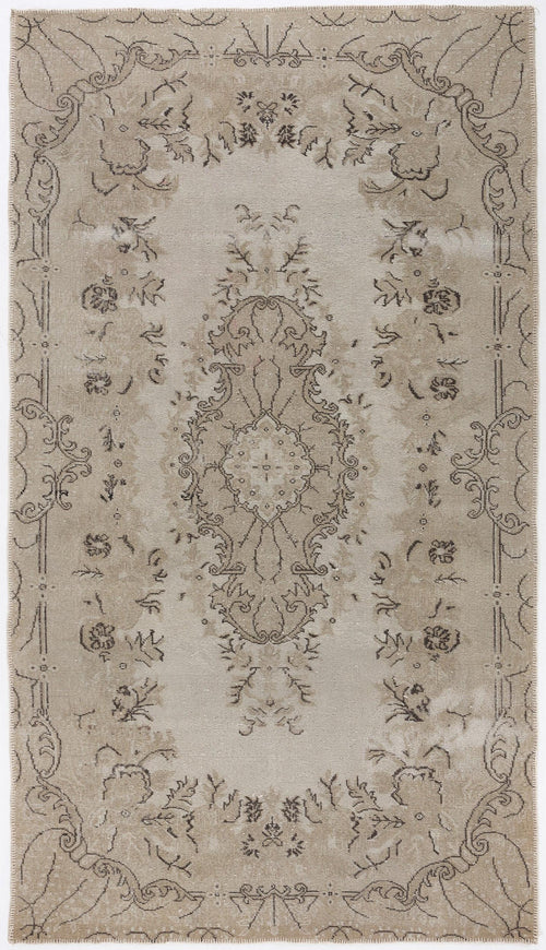 Load image 1 in gallery view. Pivuna - Vintage Medallion Rug - 5'4 X 9'5