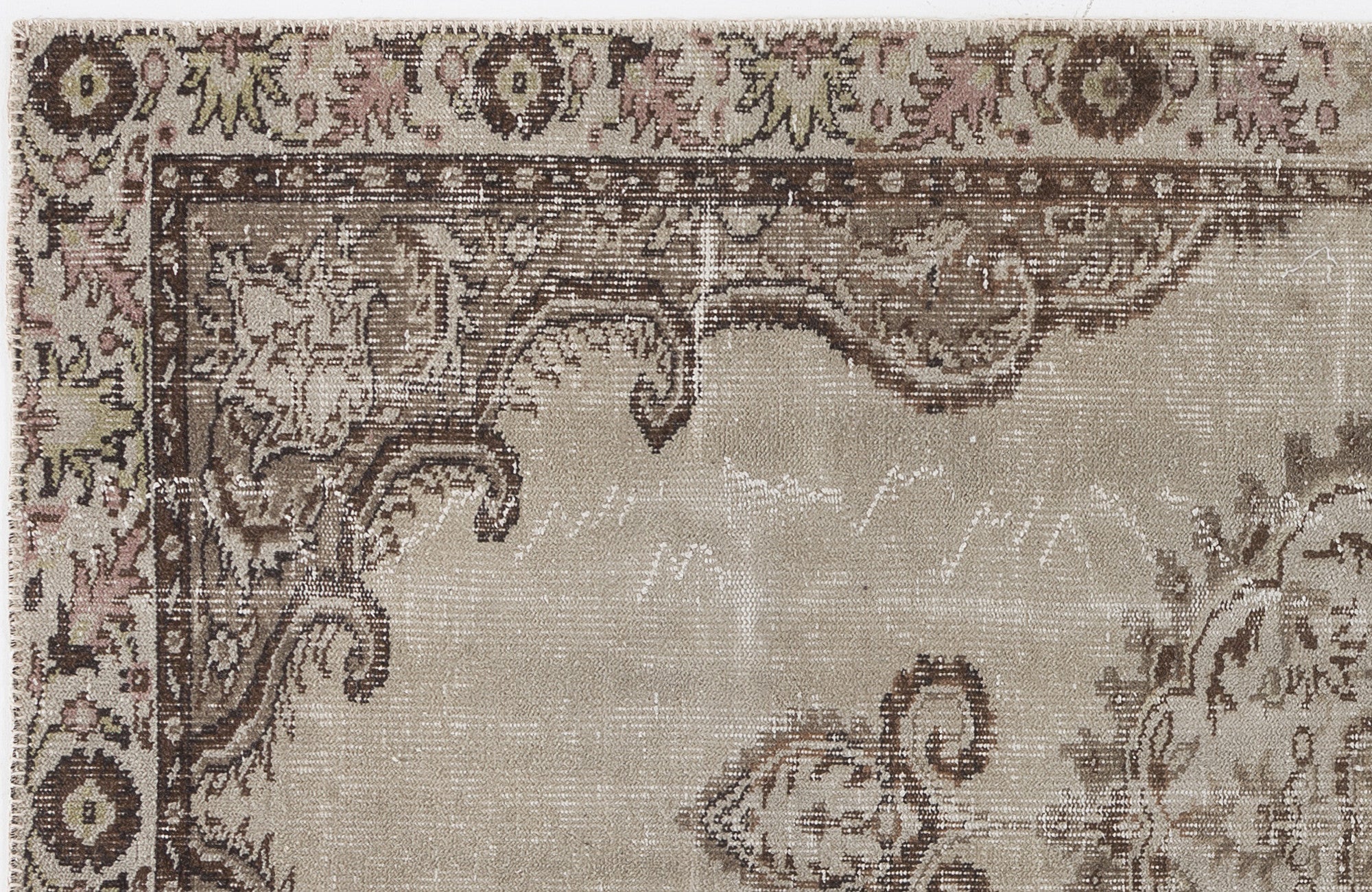 Trituor - Vintage Medallion Rug - 4'9 X 8'10