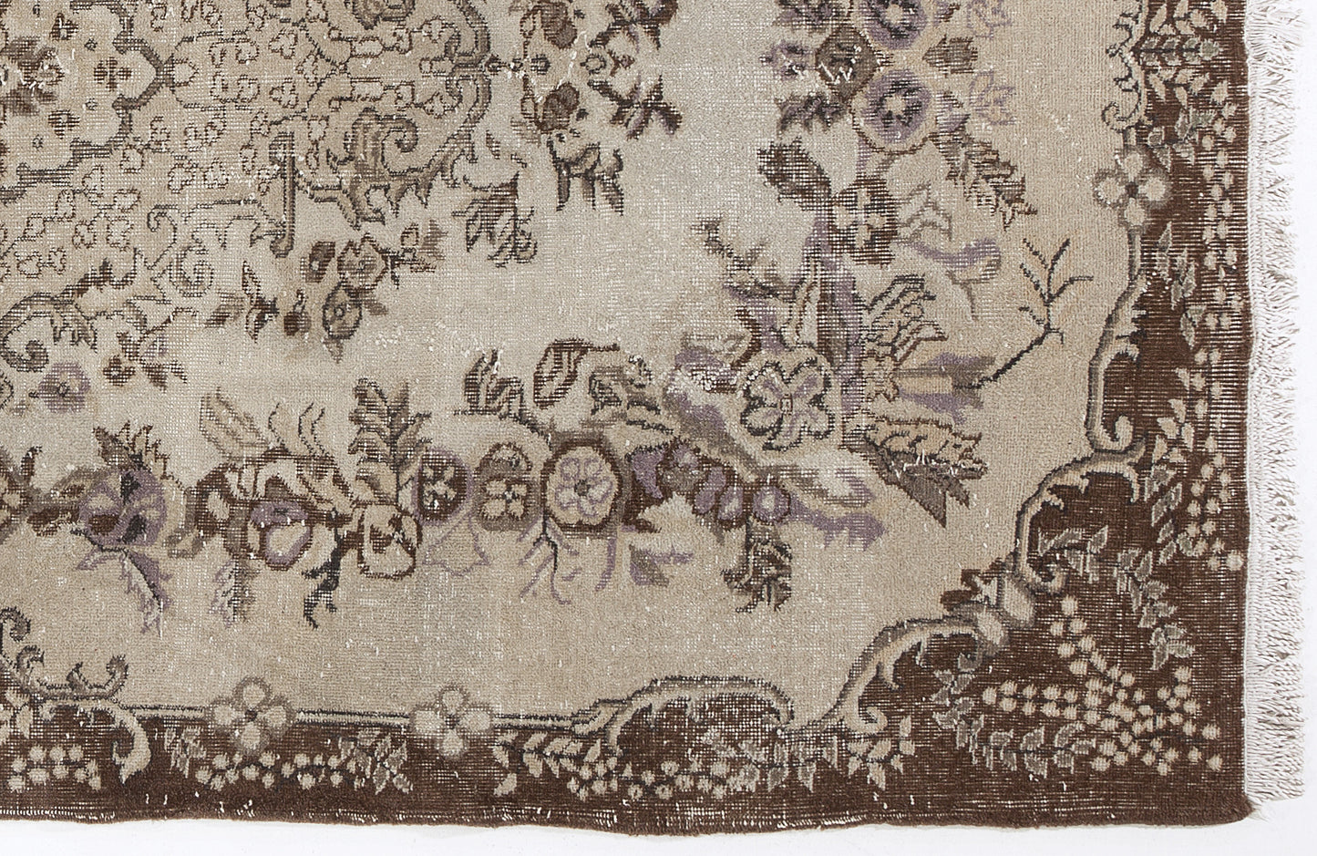 Mabana - Vintage Medallion Rug - 5'7 X 9'7
