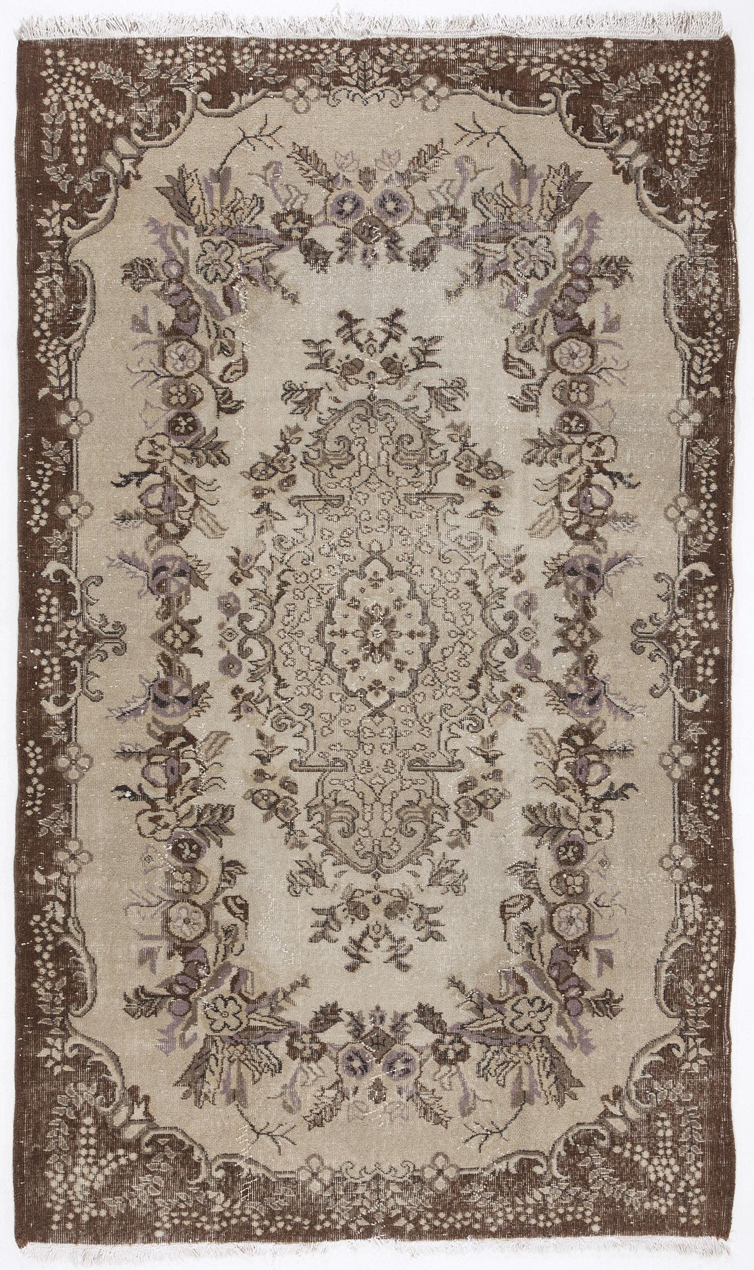 Mabana - Vintage Medallion Rug - 5'7 X 9'7