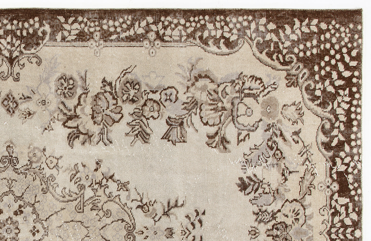 Kitama - Vintage Medallion Rug - 5'6 X 8'11