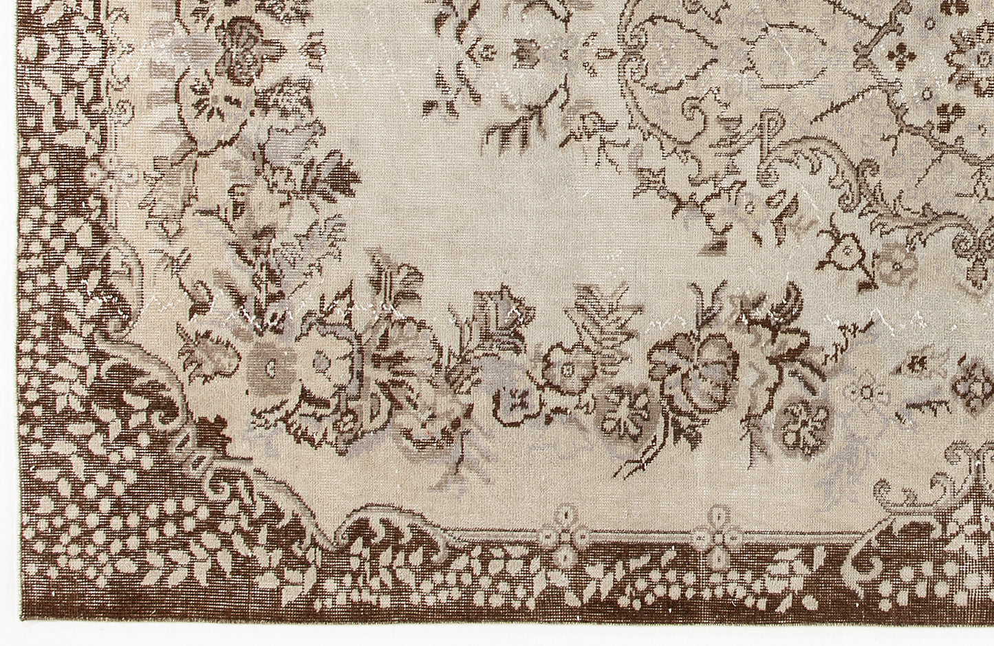 Kitama - Vintage Medallion Rug - 5'6 X 8'11