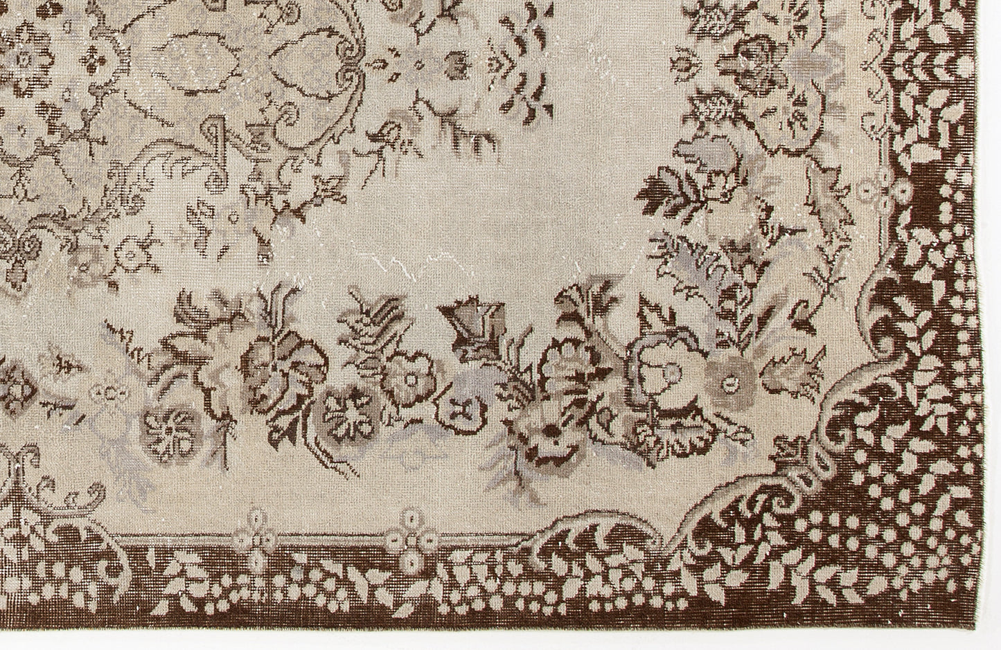Kitama - Vintage Medallion Rug - 5'6 X 8'11