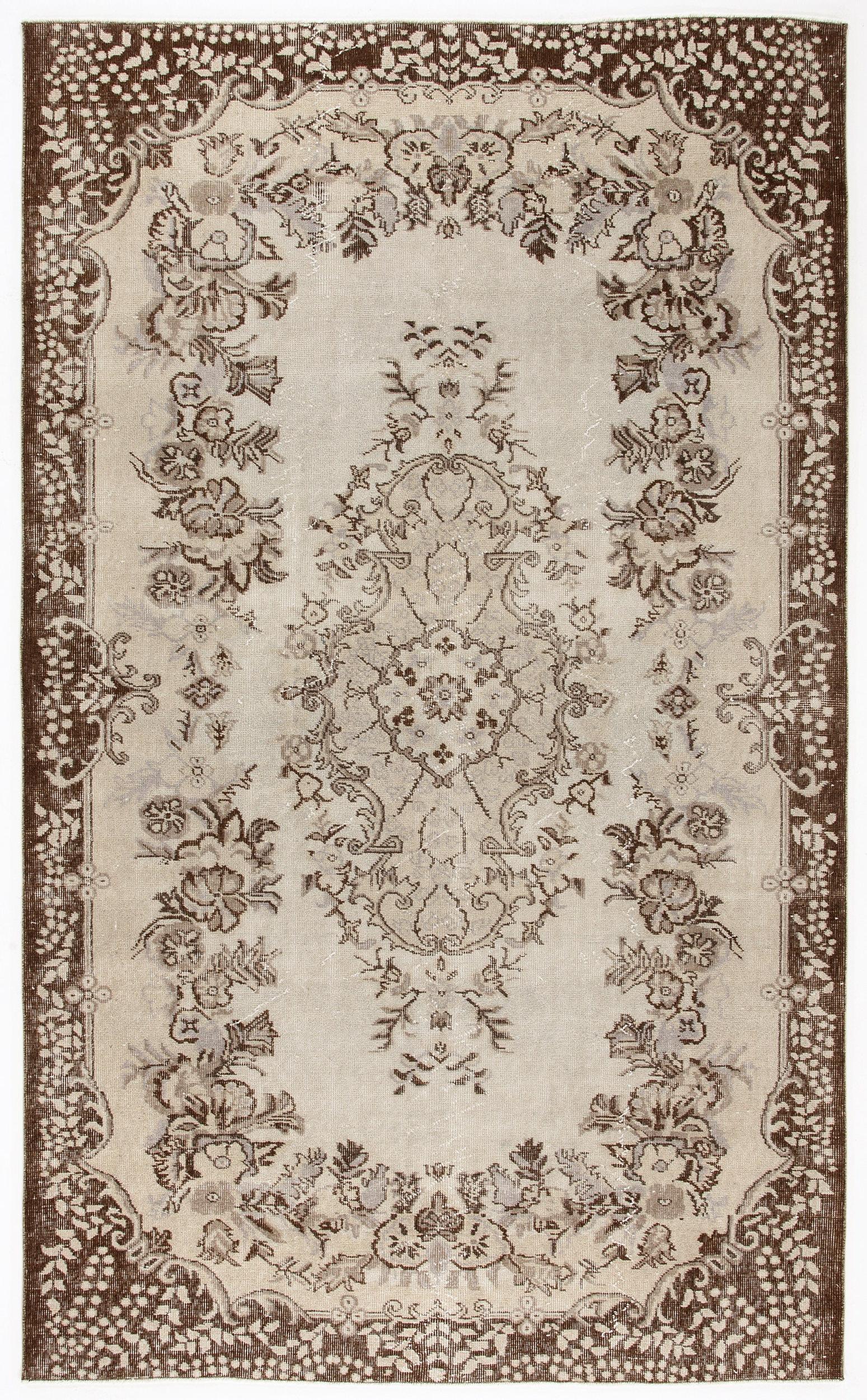 Kitama - Vintage Medallion Rug - 5'6 X 8'11