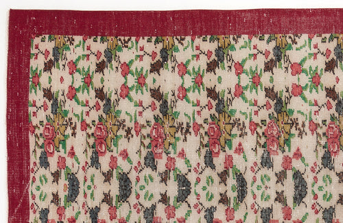 Load image 1 in gallery view. Veahuix - Vintage Floral Rug - 5'3 X 8'8