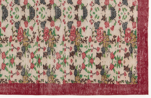 Load image 1 in gallery view. Veahuix - Vintage Floral Rug - 5'3 X 8'8