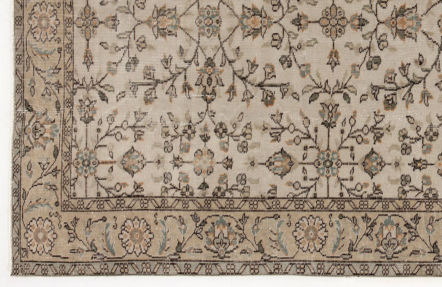 Lelura - Vintage Floral Rug - 5'5 X 9'0