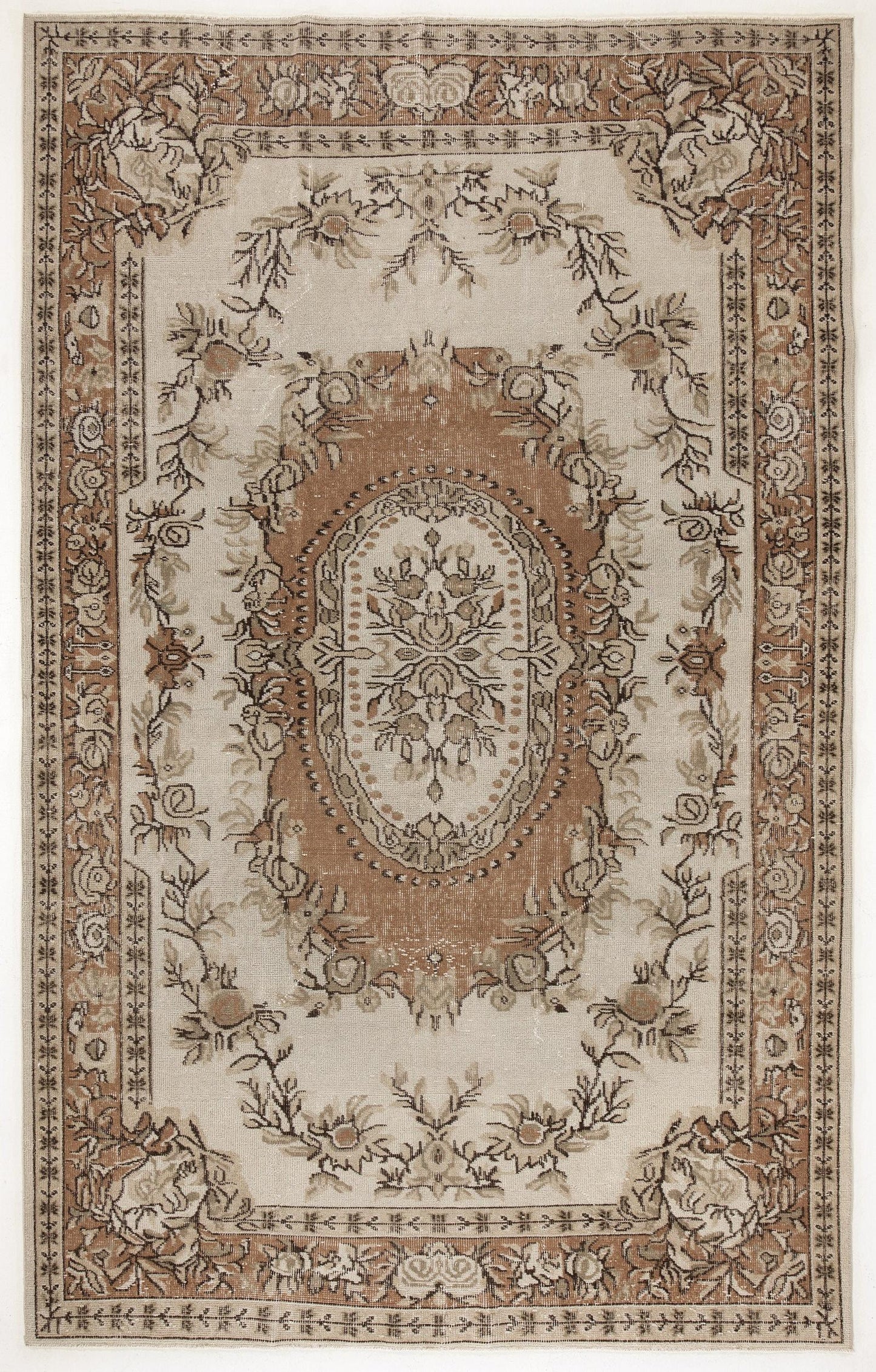 Temada - Vintage Medallion Rug - 6'2 X 9'10