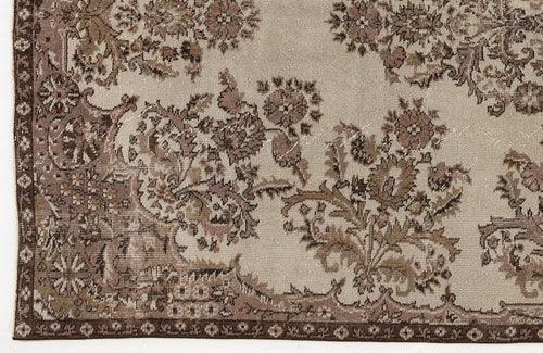 Load image 1 in gallery view. Gibion - Vintage Medallion Rug - 5'4 X 9'0