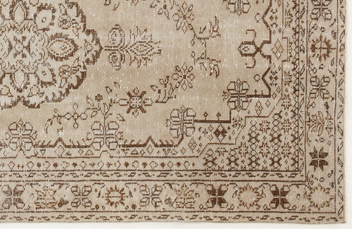Load image 1 in gallery view. Kekera - Vintage Medallion Rug - 5'0 X 9'2