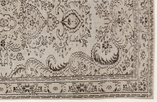 Load image 1 in gallery view. Droma - Vintage Medallion Rug - 4'10 X 8'11