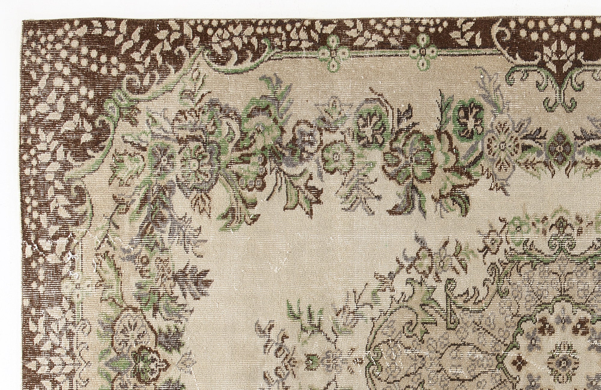 Temaos - Vintage Medallion Rug - 5'5 X 8'9