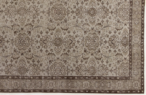 Load image 1 in gallery view. Brean - Vintage Floral Rug - 5'0 X 8'11