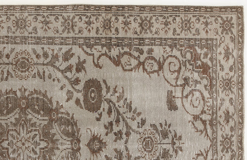 Load image 1 in gallery view. Gauhoan - Vintage Medallion Rug - 5'3 X 8'10
