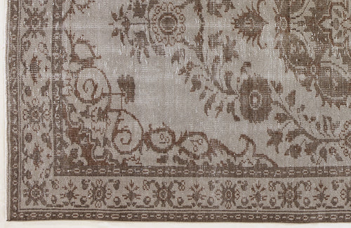 Load image 1 in gallery view. Gauhoan - Vintage Medallion Rug - 5'3 X 8'10