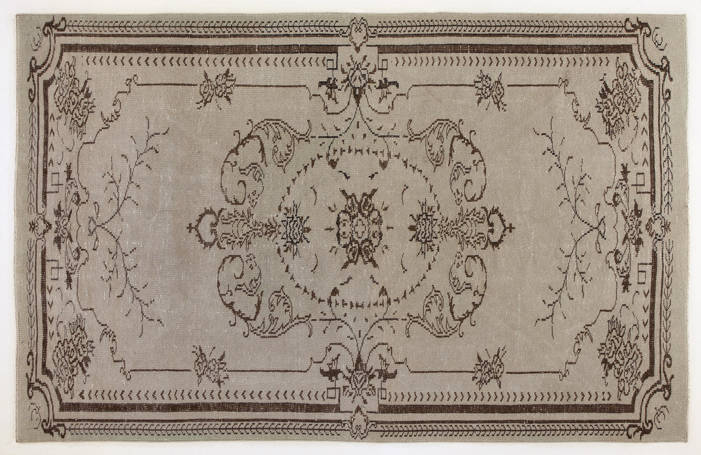 Diala - Vintage Medallion Rug - 5'7 X 9'0