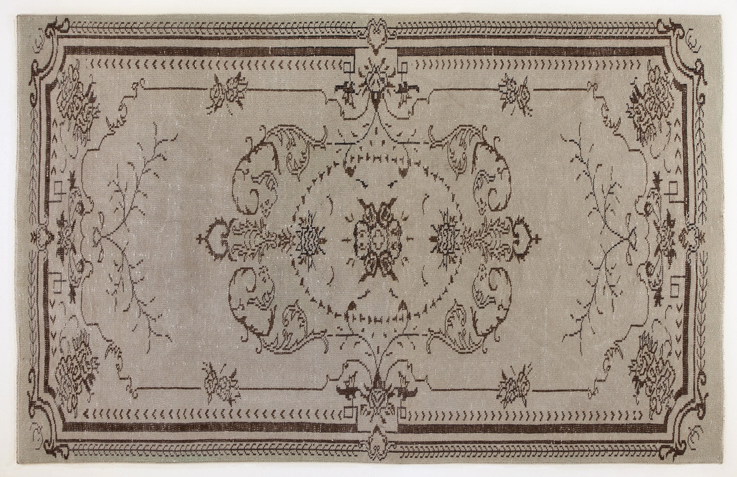 Diala - Vintage Medallion Rug - 5'7 X 9'0