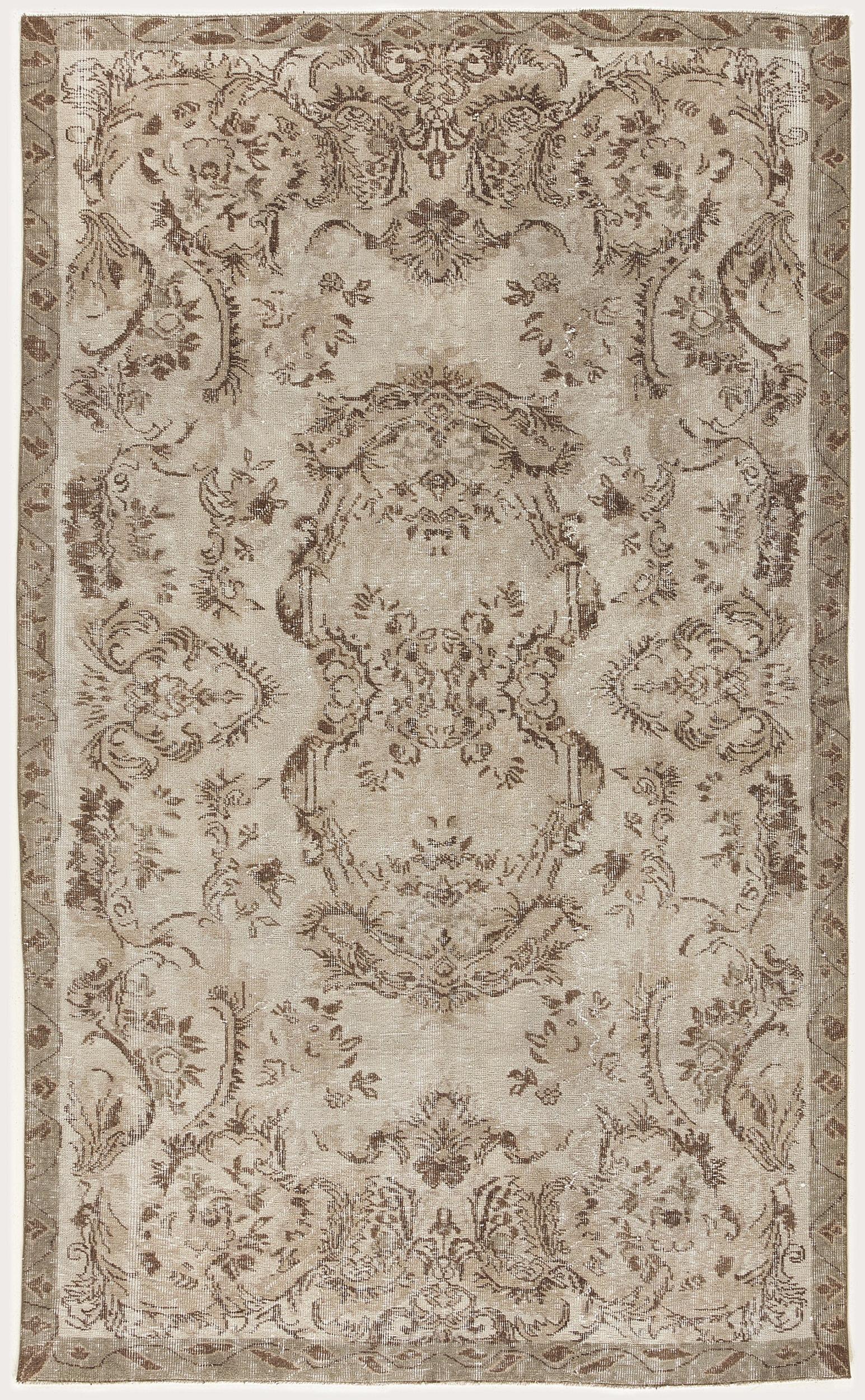 Sholela - Vintage Medallion Rug - 5'3 X 8'9