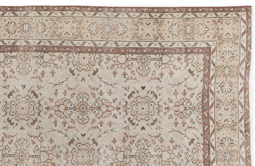 Load image 1 in gallery view. Freguen - Vintage Floral Rug - 5'8 X 9'5