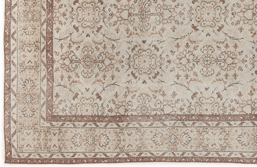 Load image 1 in gallery view. Freguen - Vintage Floral Rug - 5'8 X 9'5
