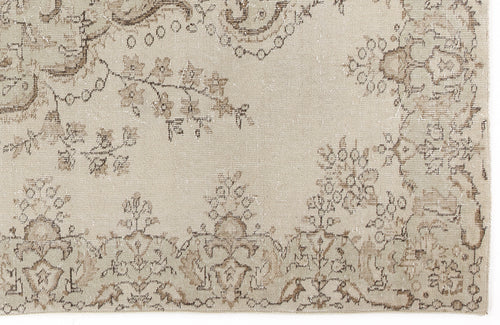 Load image 1 in gallery view. Praen - Vintage Medallion Rug - 5'8 X 9'3