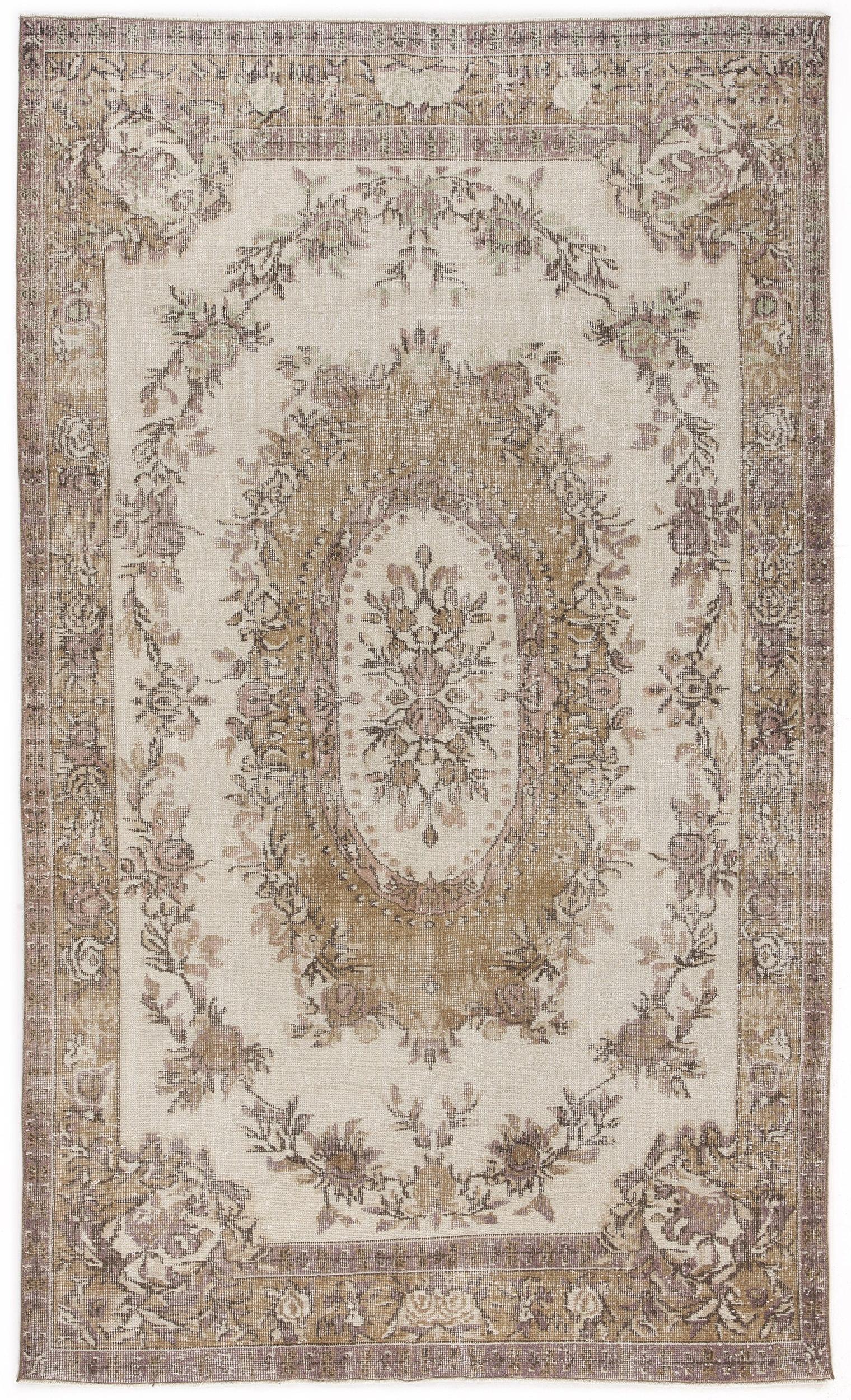 Sakeix - Vintage Medallion Rug - 5'10 X 9'9