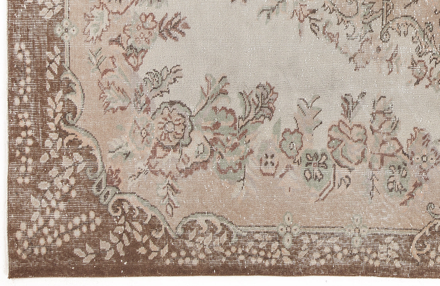 Visuva - Vintage Medallion Rug - 6'2 X 9'5
