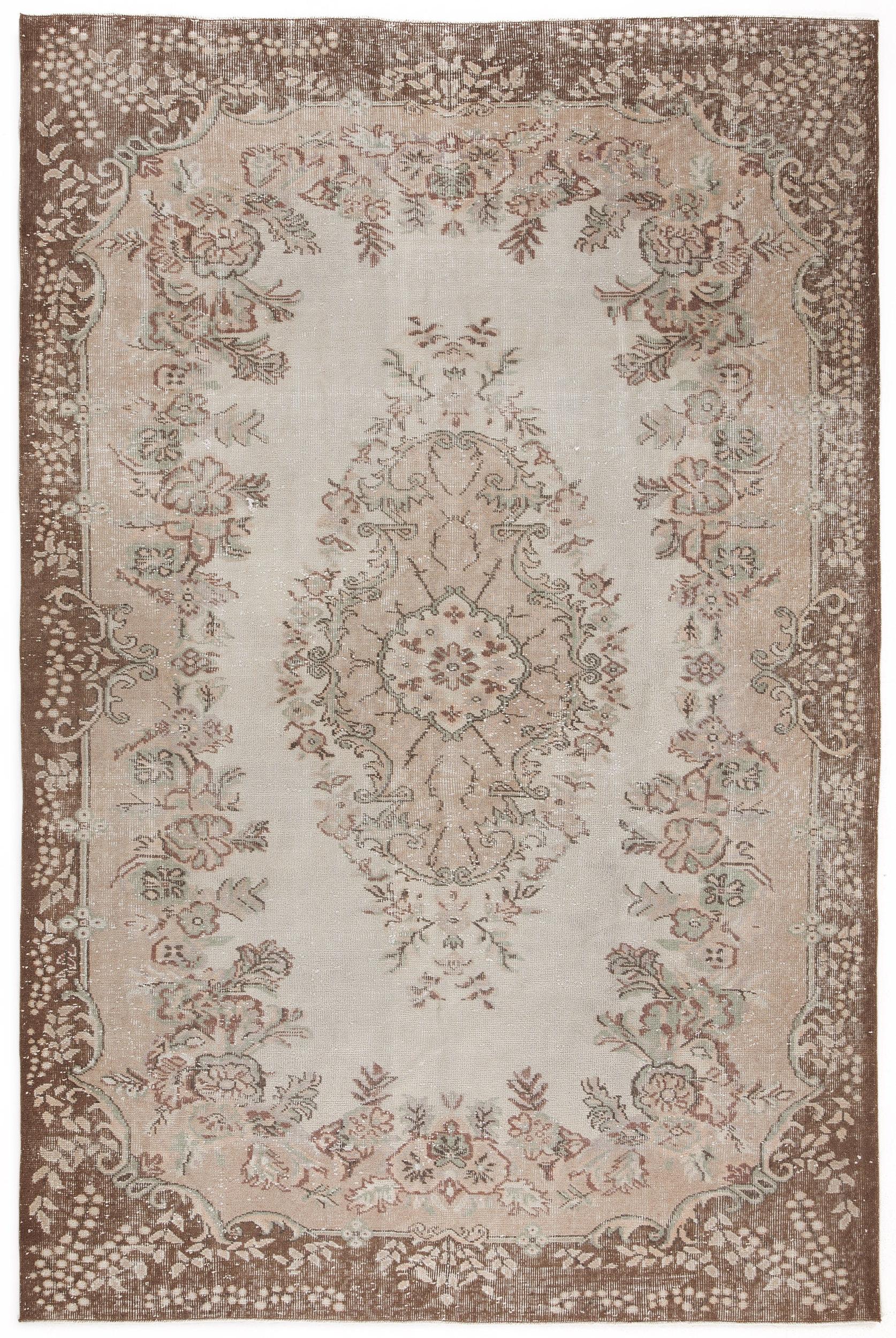 Visuva - Vintage Medallion Rug - 6'2 X 9'5