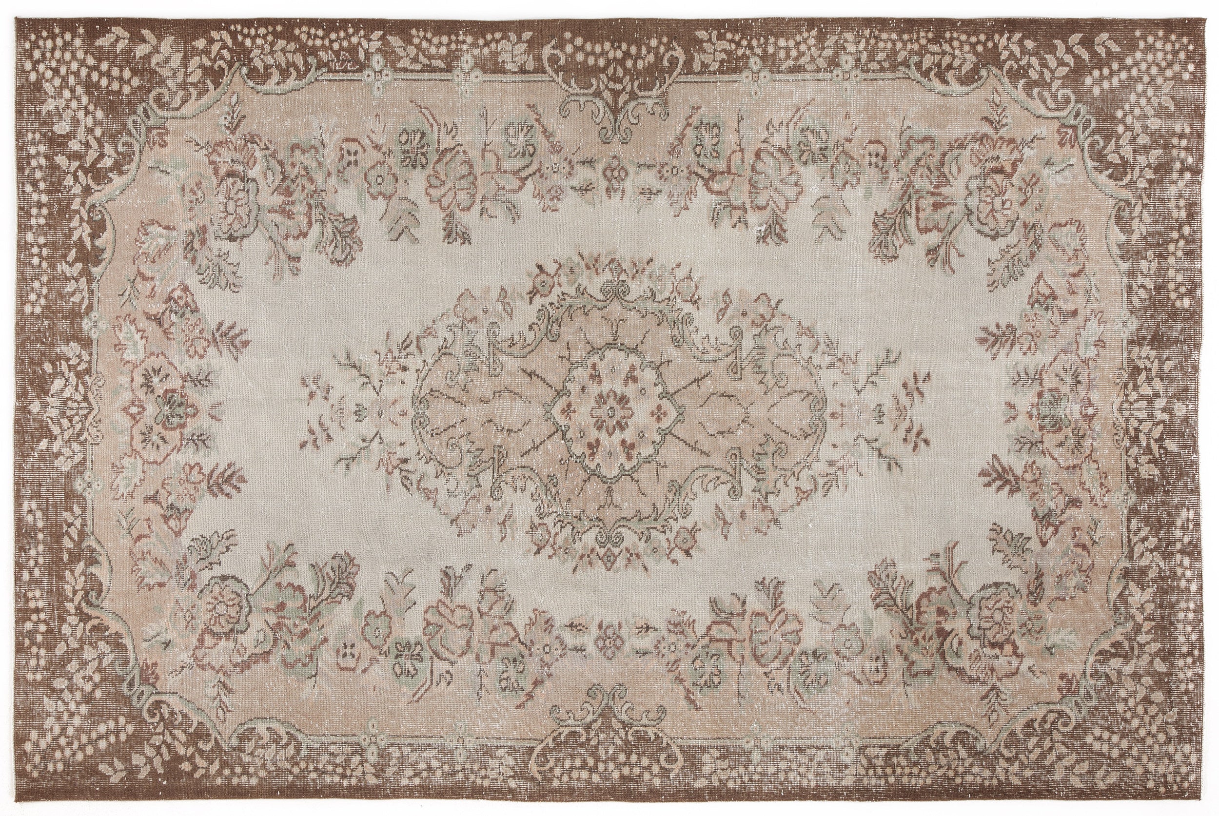 Visuva - Vintage Medallion Rug - 6'2 X 9'5