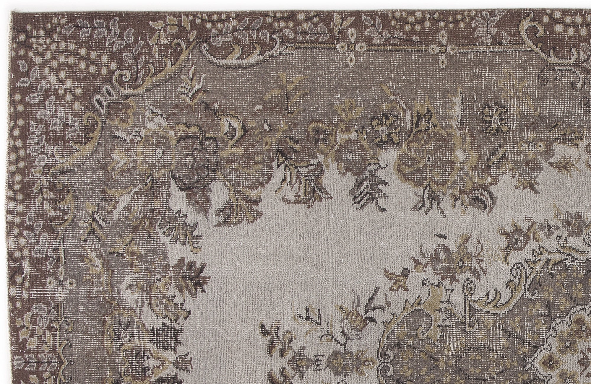 Zeudira - Vintage Medallion Rug - 5'4 X 9'7