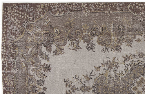 Load image 1 in gallery view. Zeudira - Vintage Medallion Rug - 5'4 X 9'7