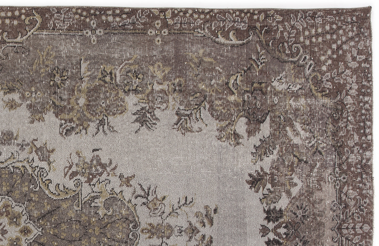 Zeudira - Vintage Medallion Rug - 5'4 X 9'7