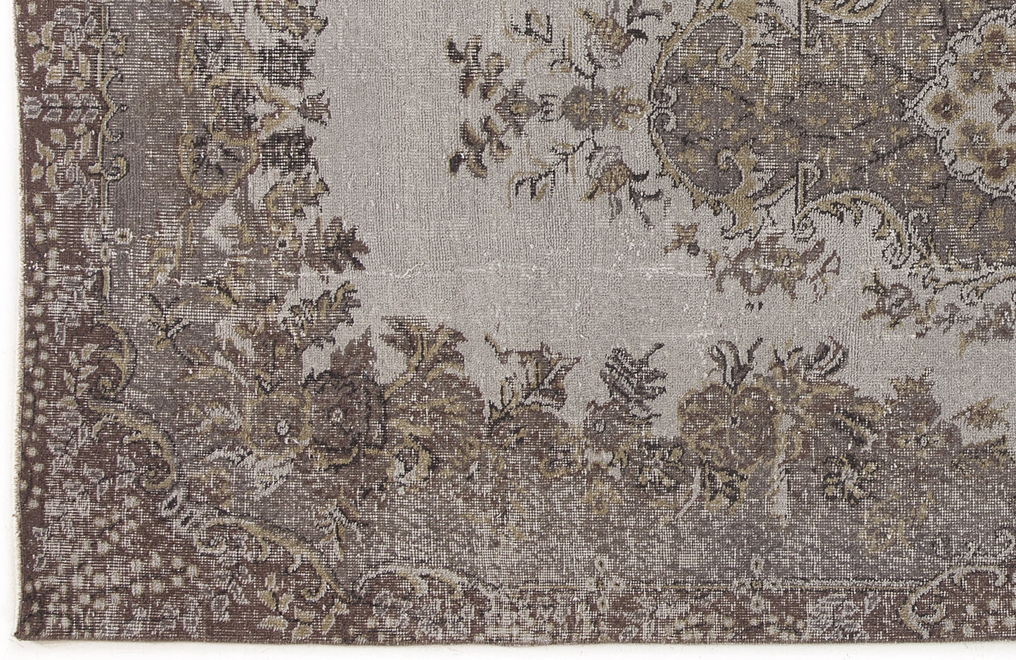 Zeudira - Vintage Medallion Rug - 5'4 X 9'7