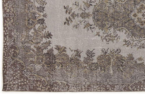 Load image 1 in gallery view. Zeudira - Vintage Medallion Rug - 5'4 X 9'7