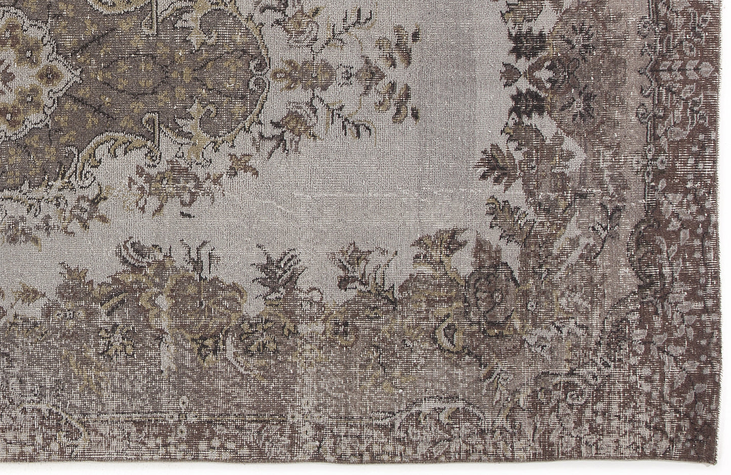 Zeudira - Vintage Medallion Rug - 5'4 X 9'7