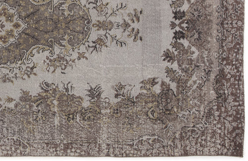 Load image 1 in gallery view. Zeudira - Vintage Medallion Rug - 5'4 X 9'7