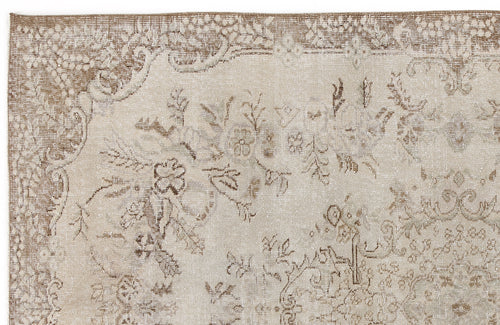 Load image 1 in gallery view. Horuar - Vintage Medallion Rug - 5'5 X 8'8