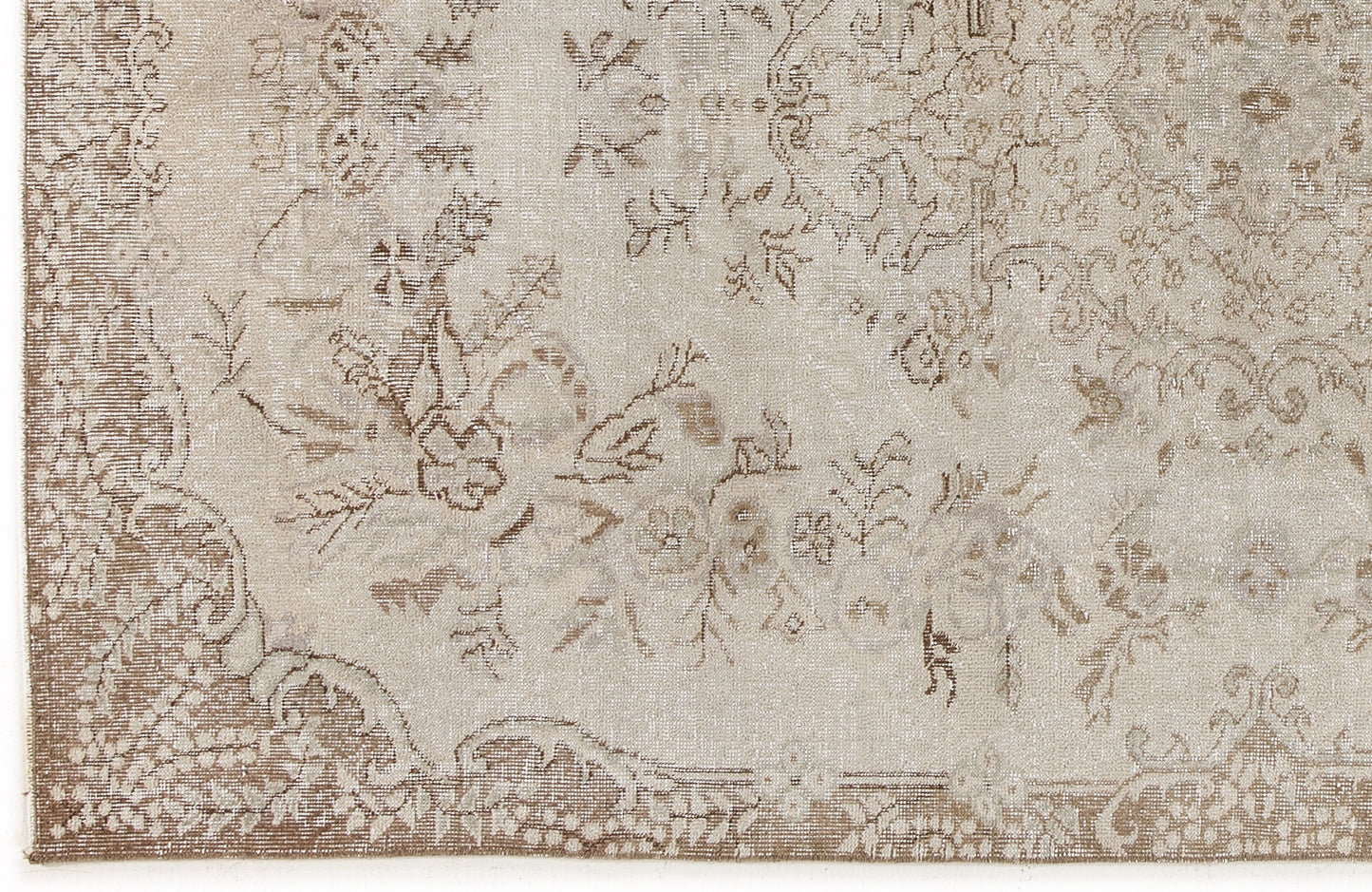 Horuar - Vintage Medallion Rug - 5'5 X 8'8
