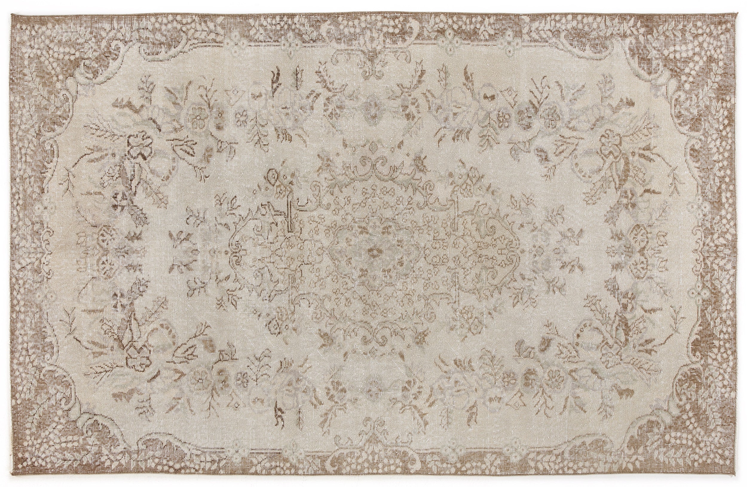 Horuar - Vintage Medallion Rug - 5'5 X 8'8