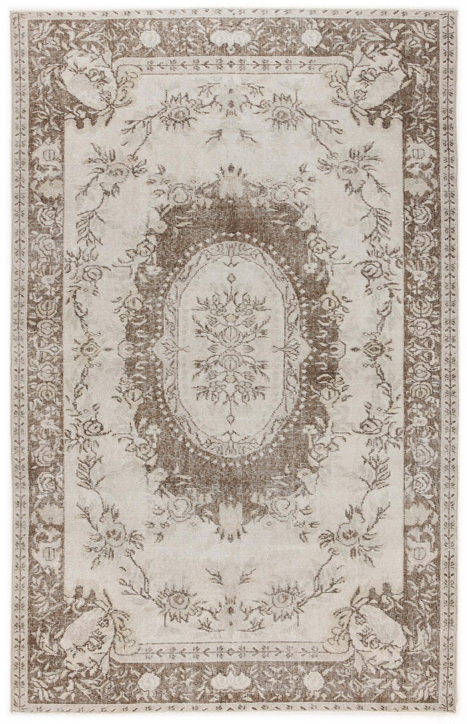 Trisora - Vintage Medallion Rug - 5'5 X 8'5