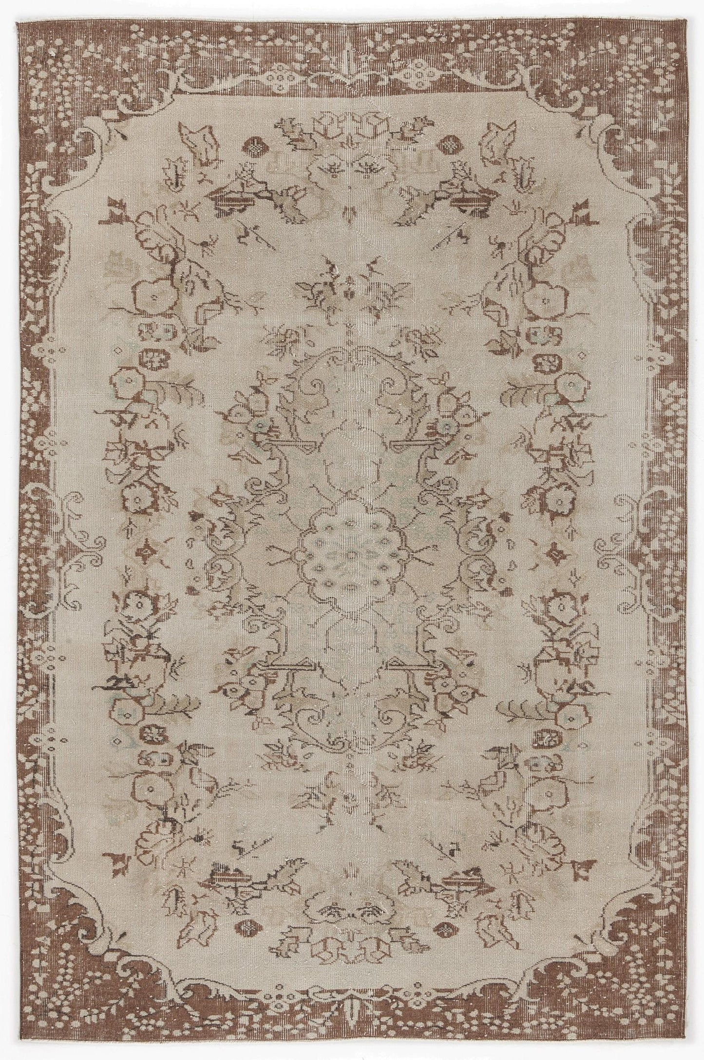 Cligaane - Vintage Medallion Rug - 5'10 X 8'10