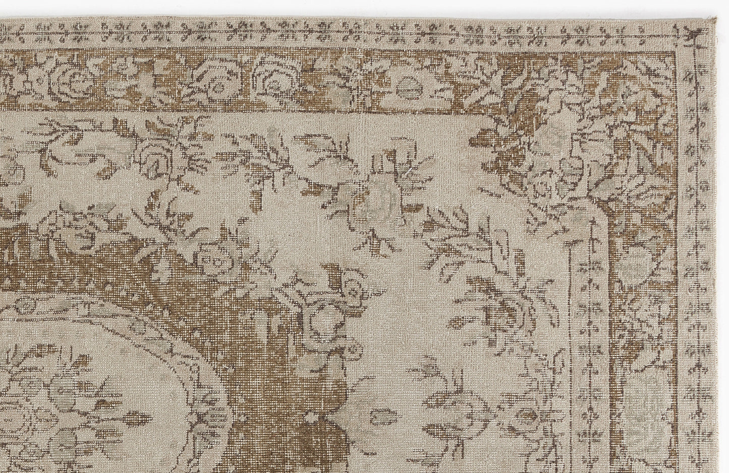 Thetaix - Vintage Medallion Rug - 6'1 X 9'3