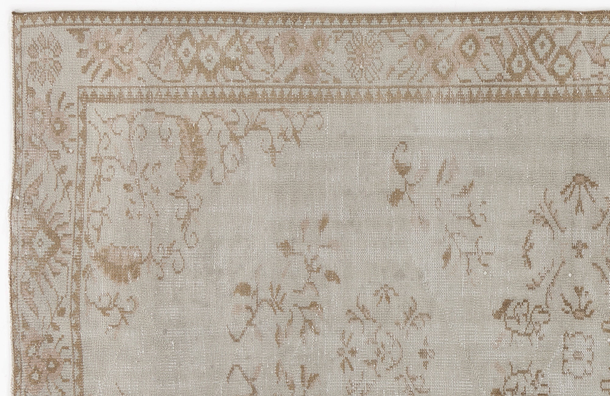 Mobeos - Vintage Floral Rug - 5'3 X 8'8